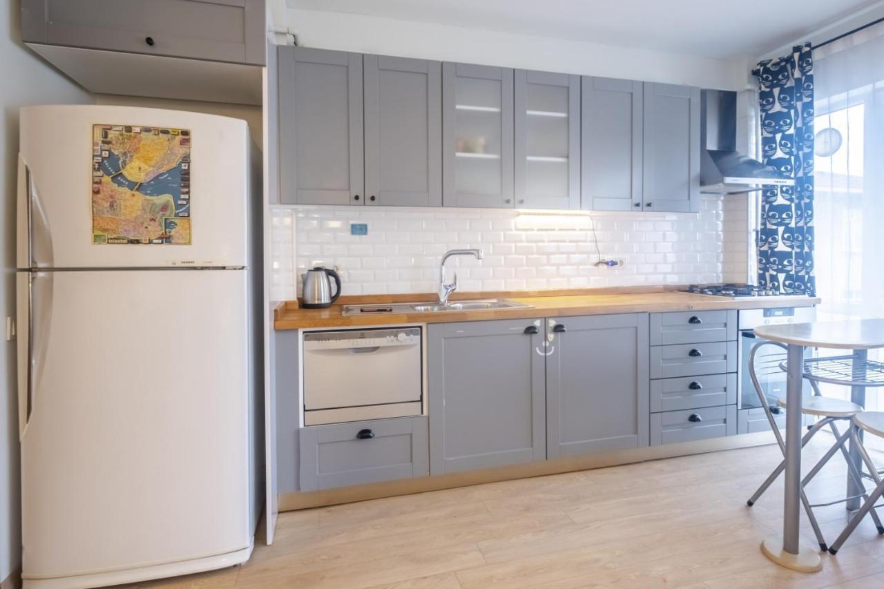Flat With Balcony Near Bull Statue In Kadikoy Apartamento Istambul Exterior foto