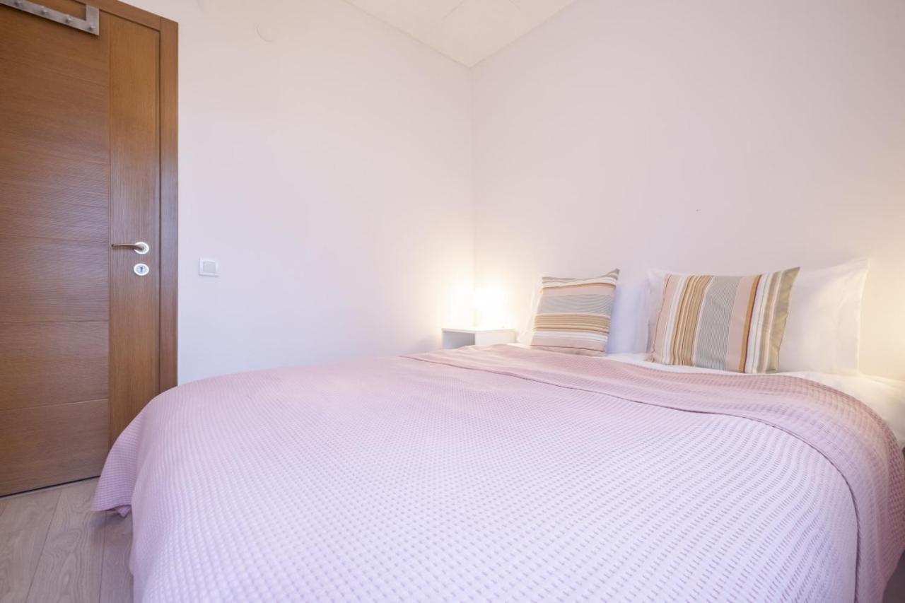 Flat With Balcony Near Bull Statue In Kadikoy Apartamento Istambul Exterior foto