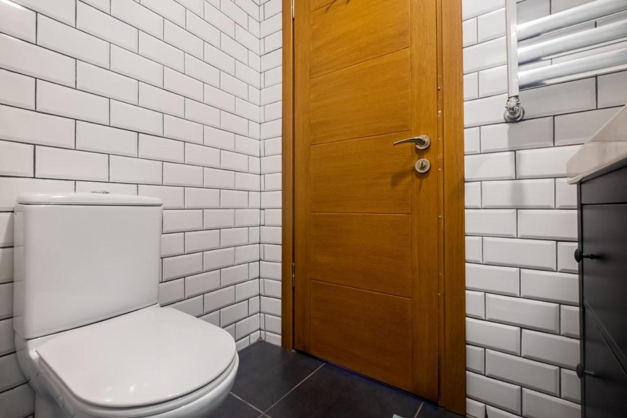 Flat With Balcony Near Bull Statue In Kadikoy Apartamento Istambul Exterior foto